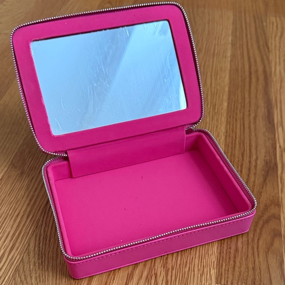 Dior Pink case with mirror. Some imperfections please see all photos. - Picture 8 of 8